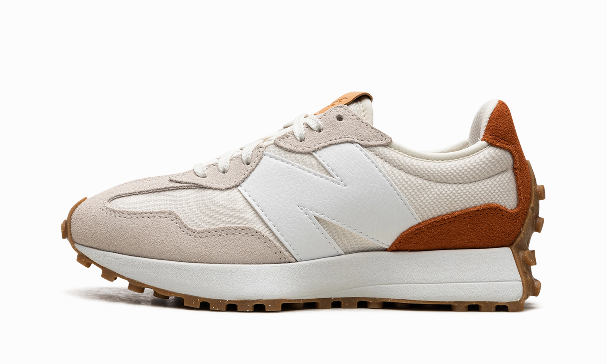 327 WMNS "Sea Salt Rust Oxide" Maximum Performance running in rural areas