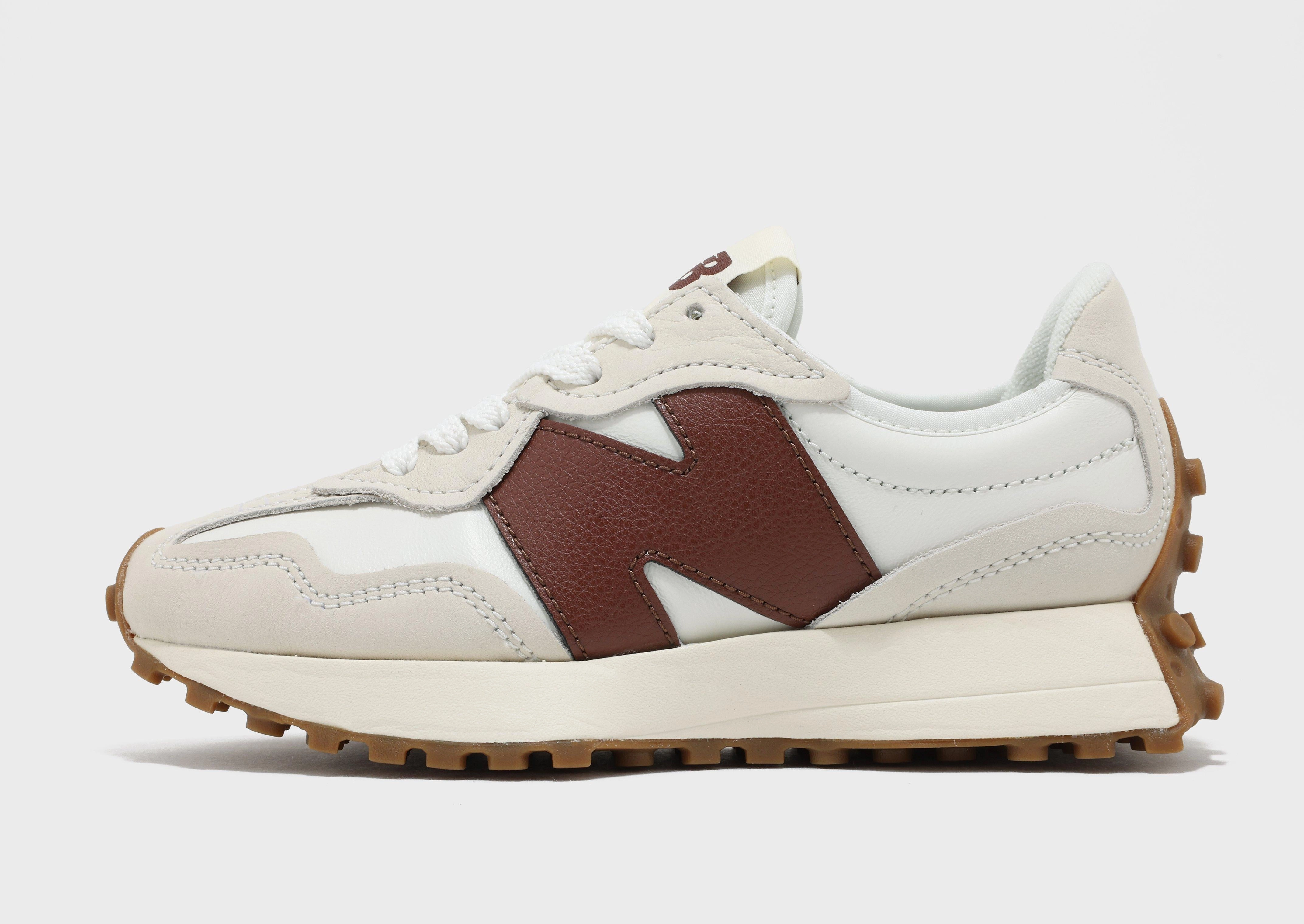 327 Women's Love running in a dock area shoes