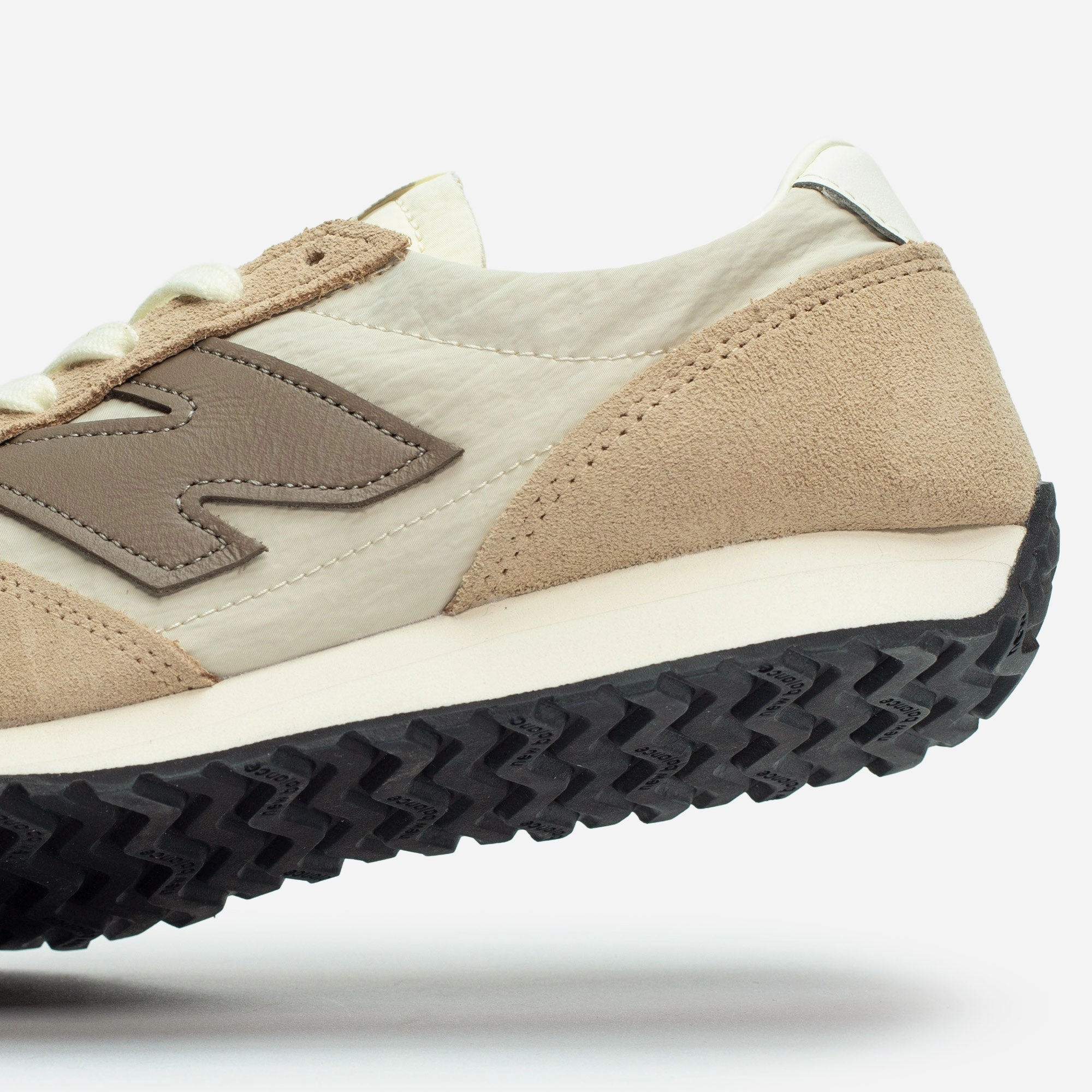 Professional Footwear 471