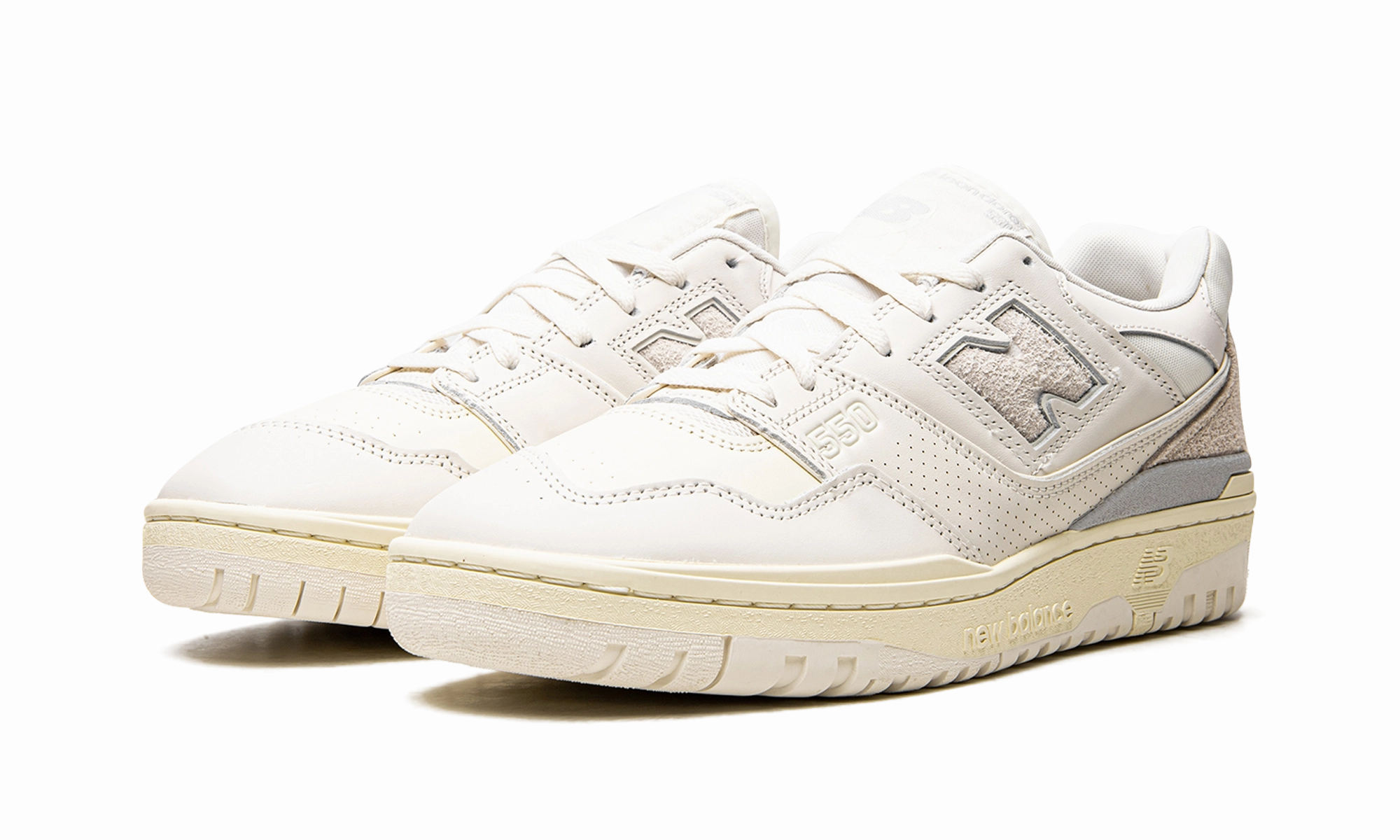short - distance running choice 550 "Aim?? Leon Dore - White Leather"