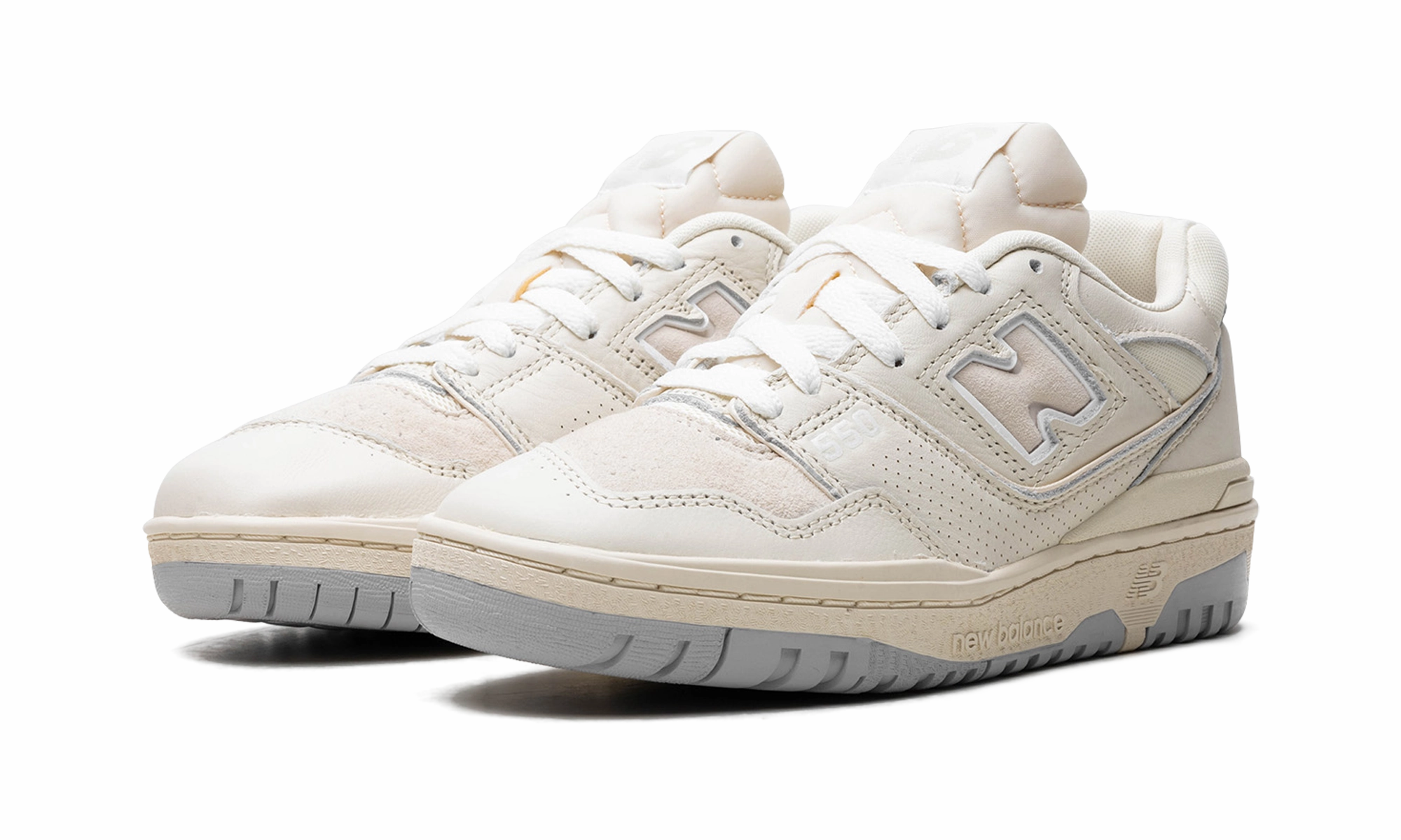 550 "White / Cream" running shoes for sports enthusiasts