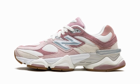 9060 "Rose Pink" running in a bog area shoes