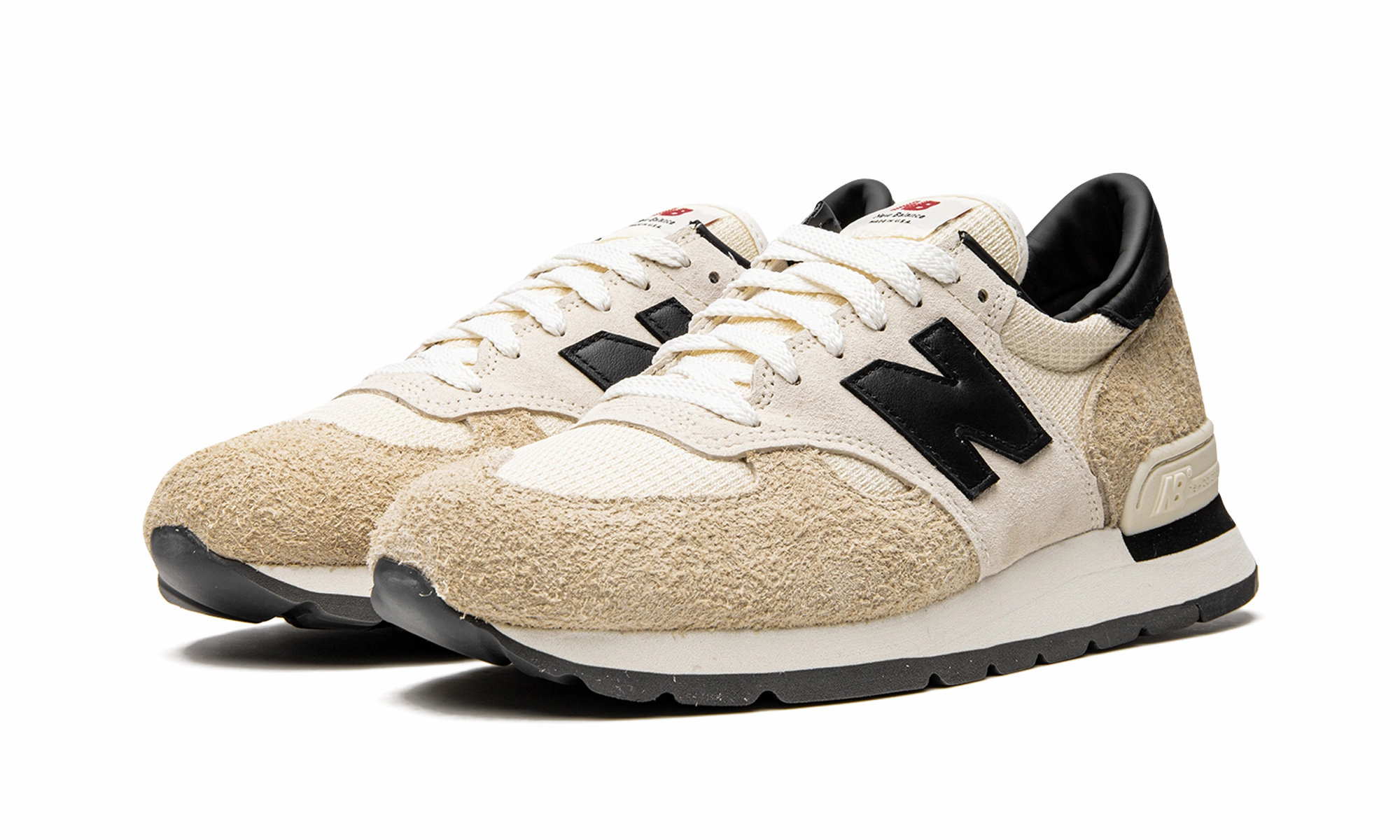 990 V1 "Teddy Santis - Macadamia Nut" running with a high - top design team - sports