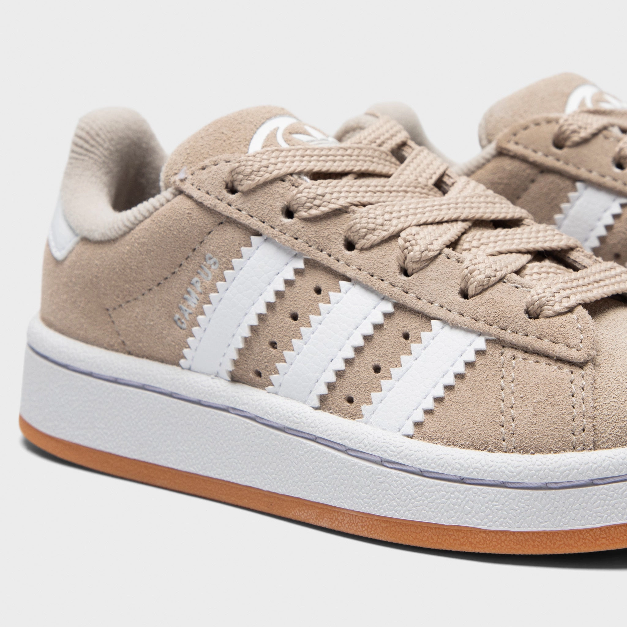 Ultra Soft Lining Softer Touch adidas Children's Campus 00s Wonder Beige / White - Gum