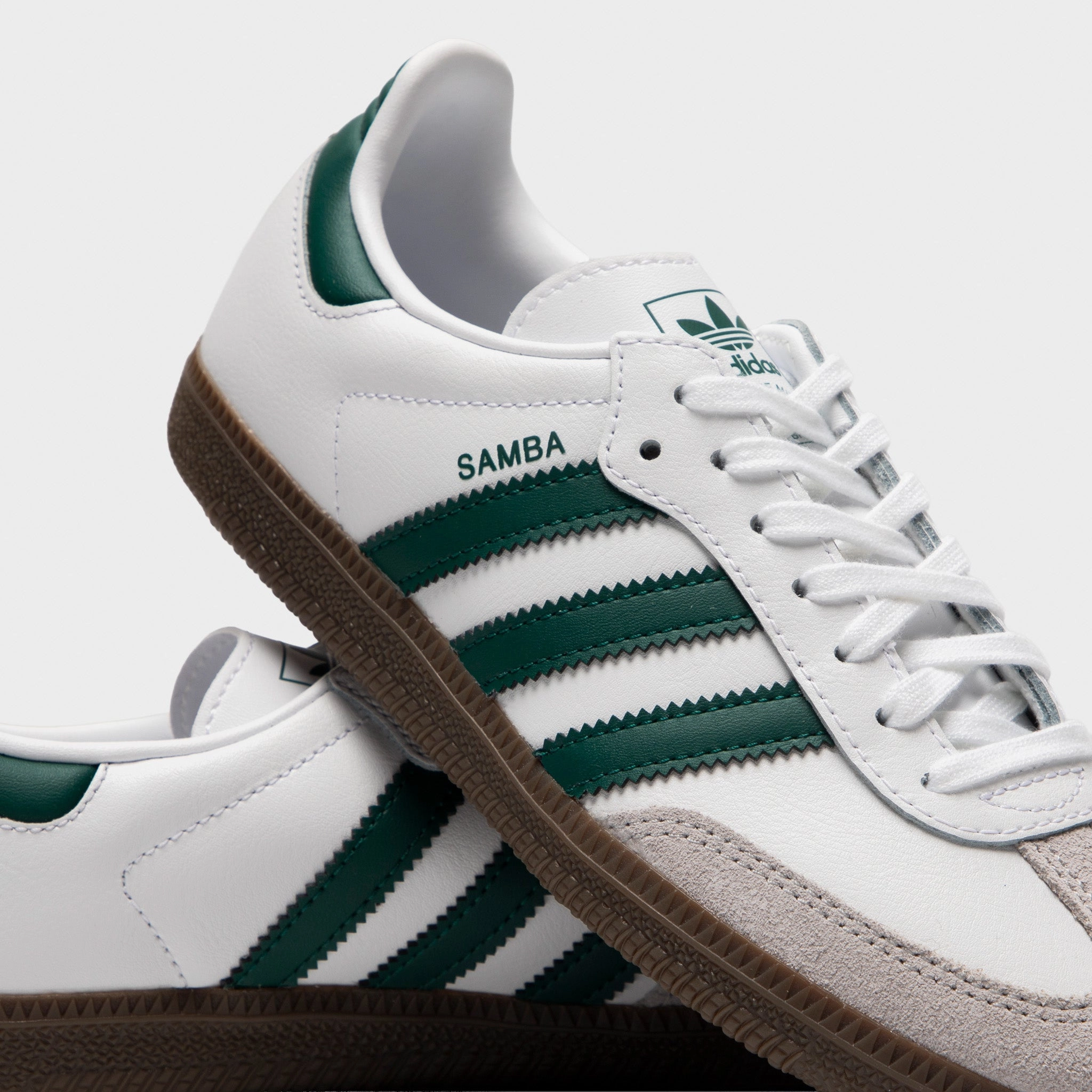 adidas Juniors' Samba OG White / Collegiate Green / Gum Comfort System Hiking Light