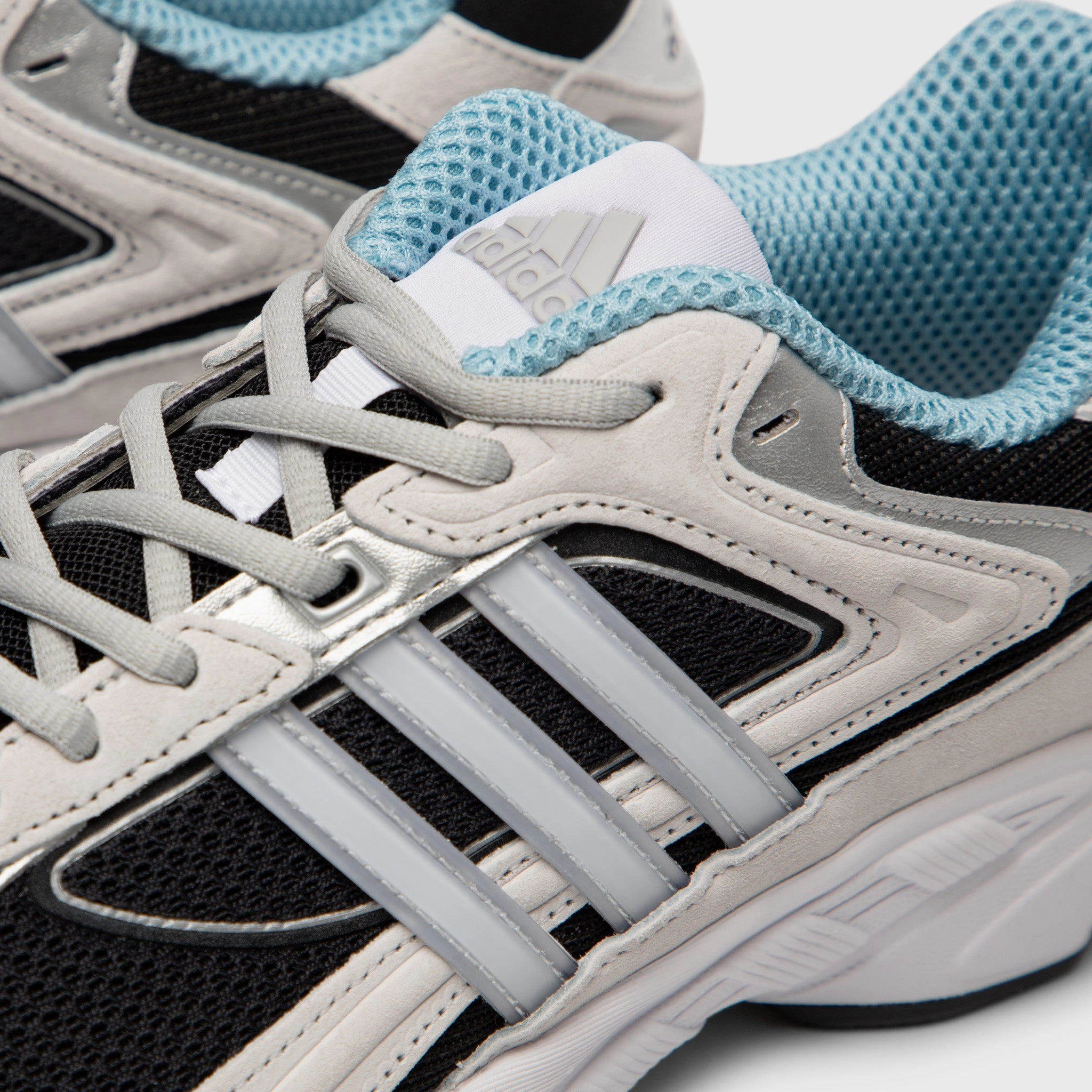 EnergyReturn Easy Movement adidas Originals Response Core Black / Cloud White - Clear Blue