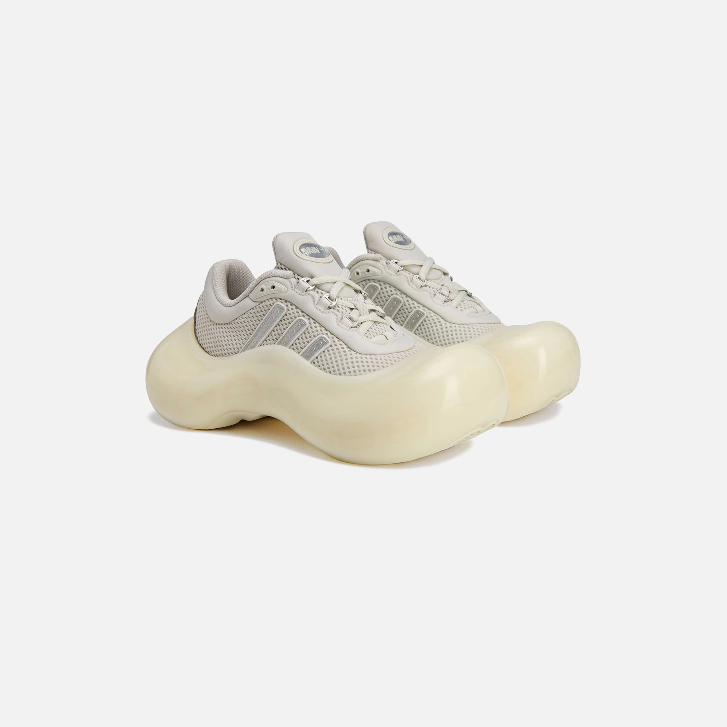 Durable Tread Pattern Wmns Megaride Moonrubber x Avavav