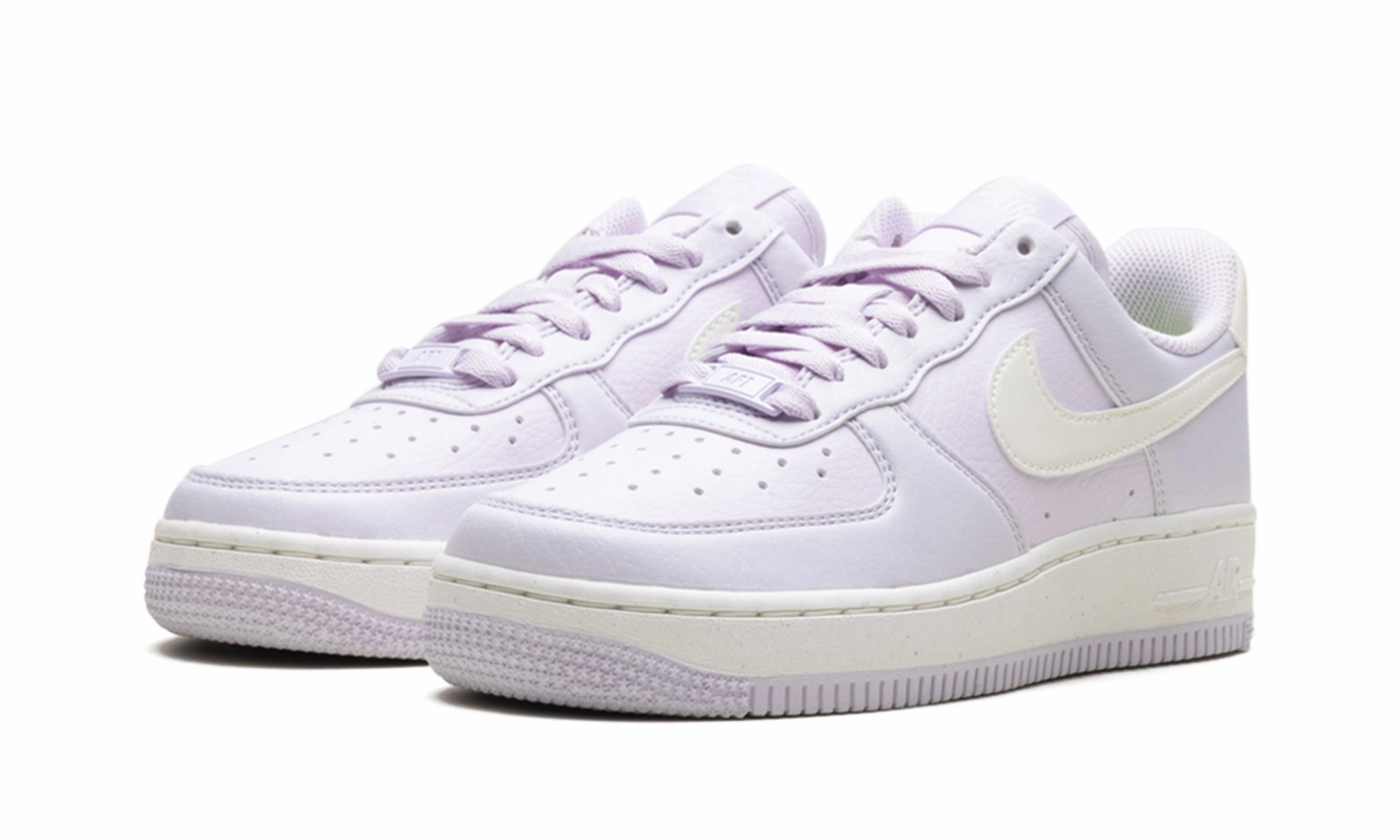 Step Relief Flexible Sole Design AIR FORCE 1 '07 NEXT NATURE WMNS "Barely Grape"