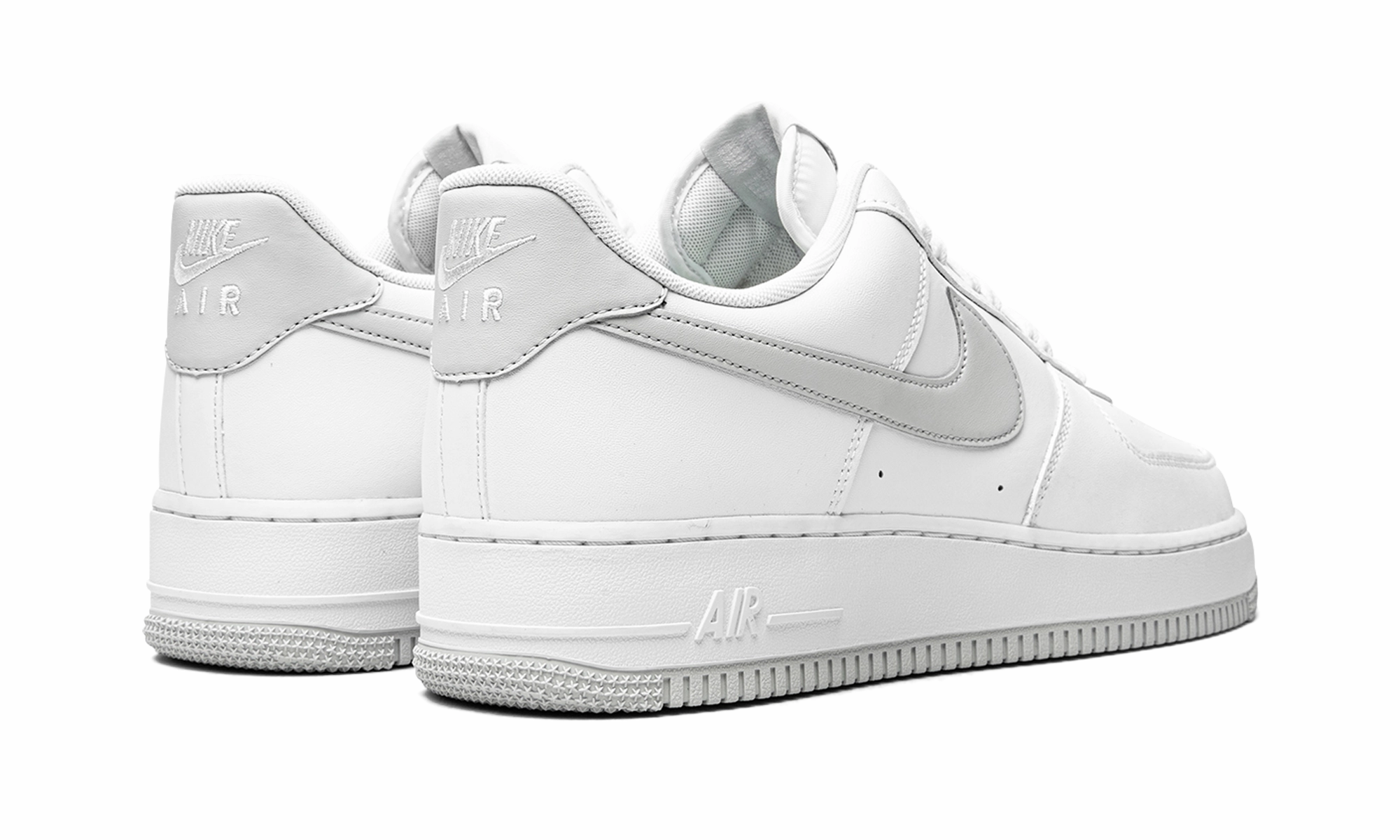 Durable materials Day Run Air Force 1 '07 "Pure Platinum"