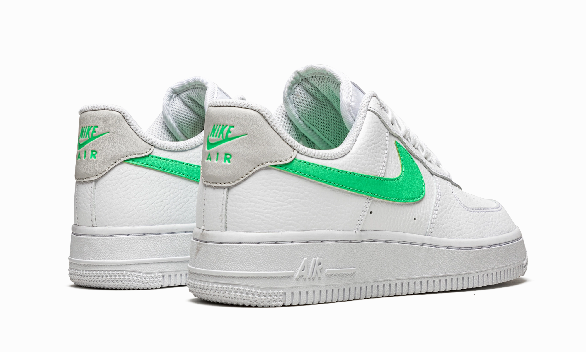 AIR FORCE 1 LO '07 MNS WMNS "White / Green Glow" Minimalist Look