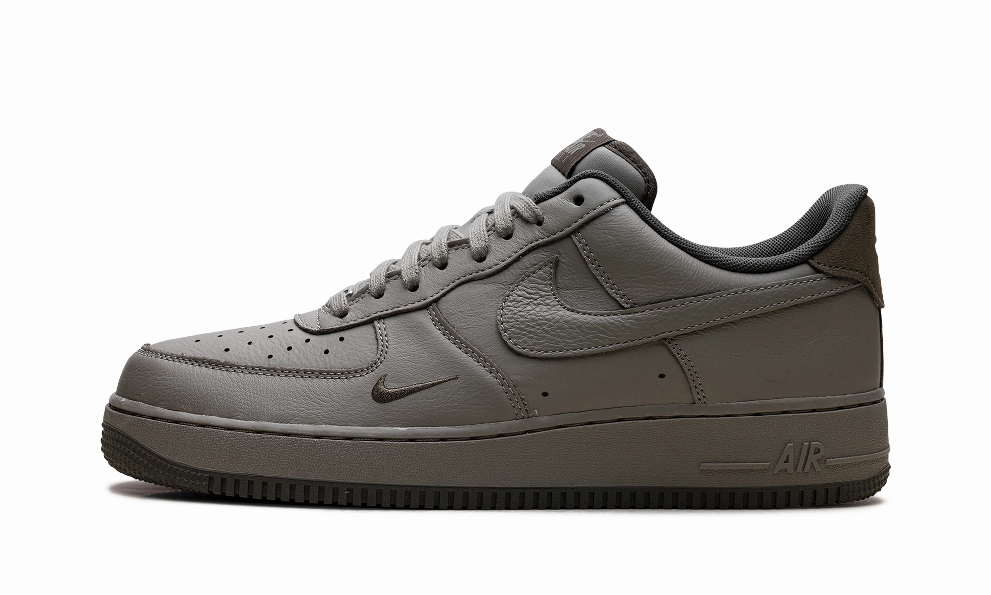 Air Force 1 Low '07 LV8 "Light Army Cargo Khaki" Easy Run