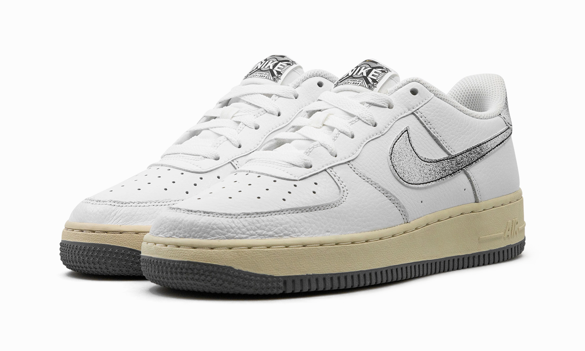 Air Force 1 Low LV8 3 "50 YEARS OF HIP-HOP" Practical Use