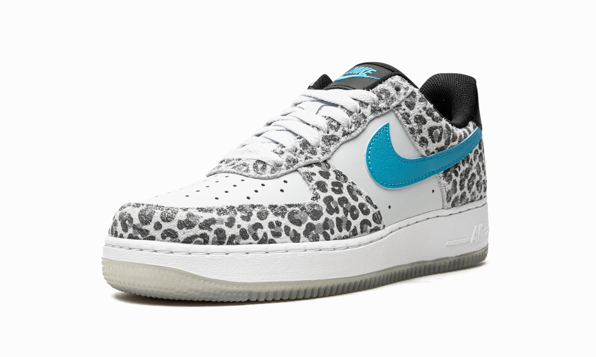 Moisture control Air Force 1 Low "Snow Leopard"
