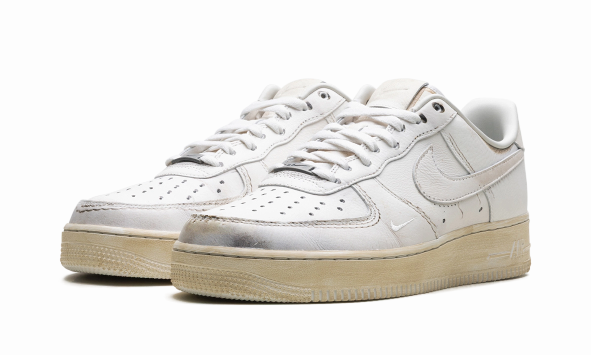 youth trend Air Force 1 Low ".SWOOSH - Dirty Triple White"