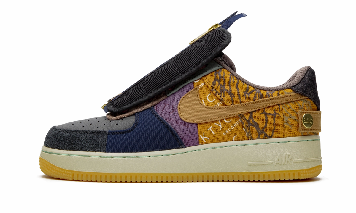 Air Force 1 Low "Travis Scott - Cactus Jack" comfort features Zero Break In