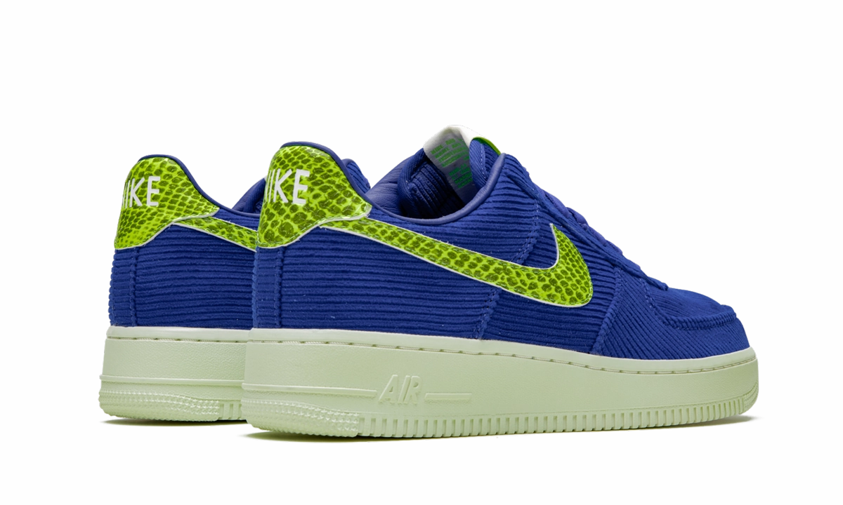 Wide Step AIR FORCE 1 WMNS "Olivia Kim - No Cover"