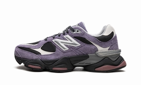 9060 "Violet Noir" running with a low - top design