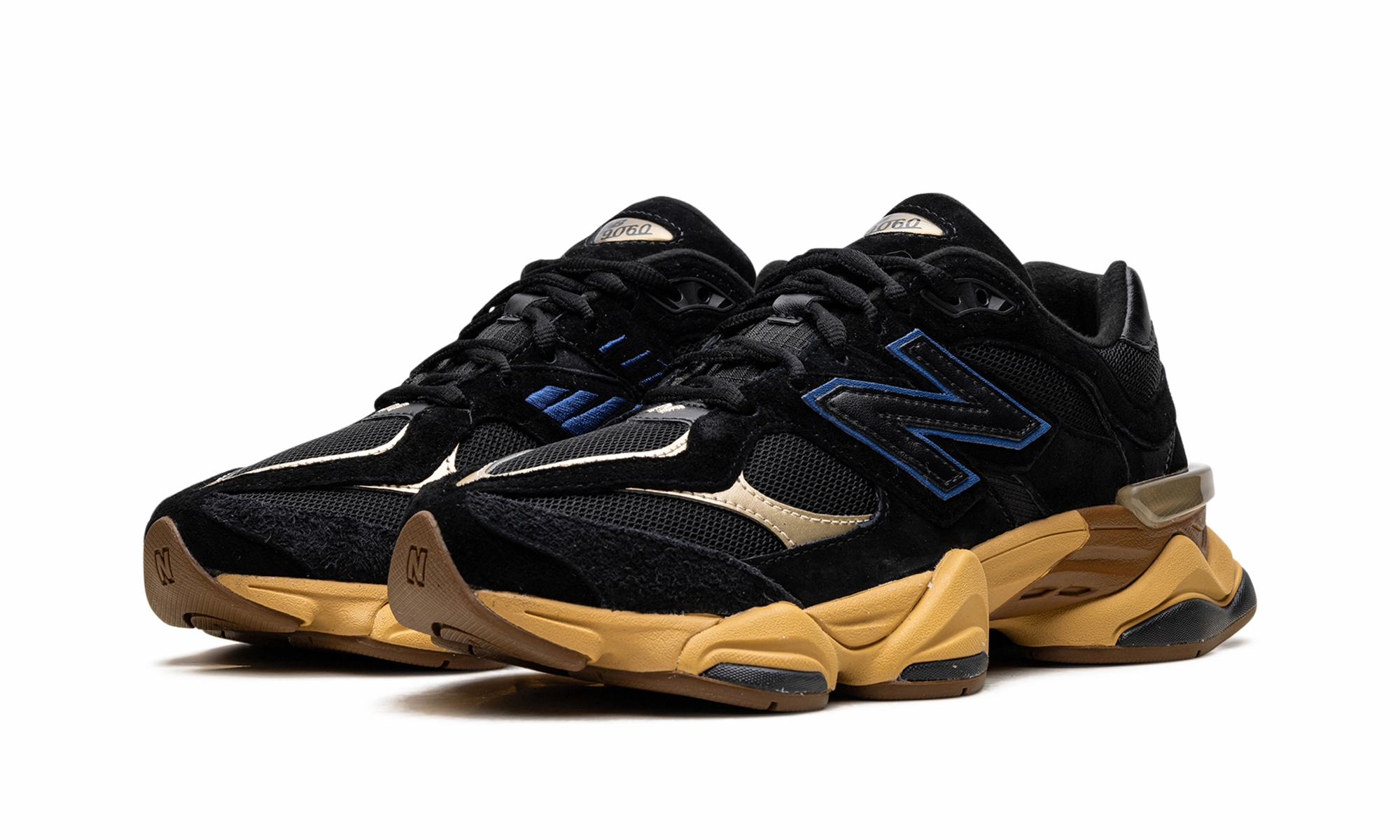 9060 "Black Royal Gum" Traction Groove Configuration interval training shoe compatibility