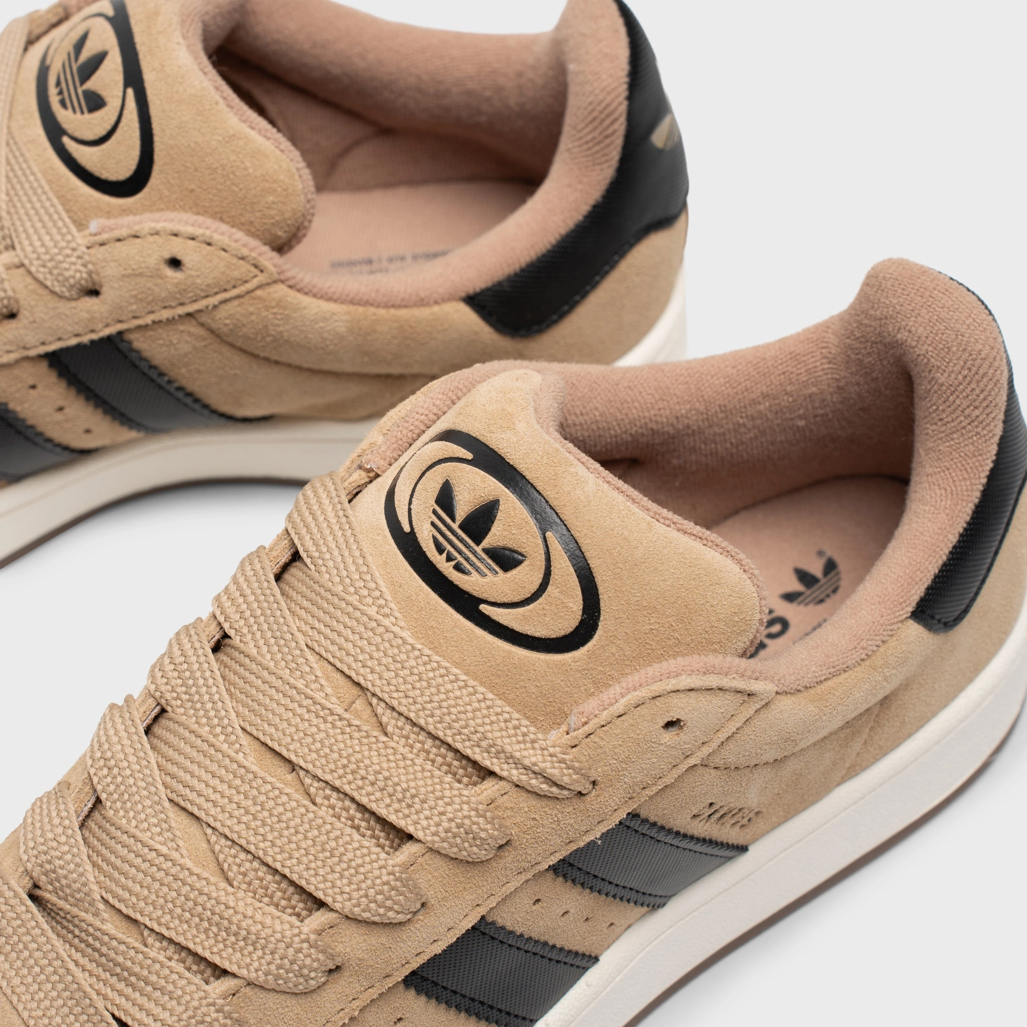 Compact Build Step Forward $JD adidas Campus 00s Cardboard / Core Black - Off White