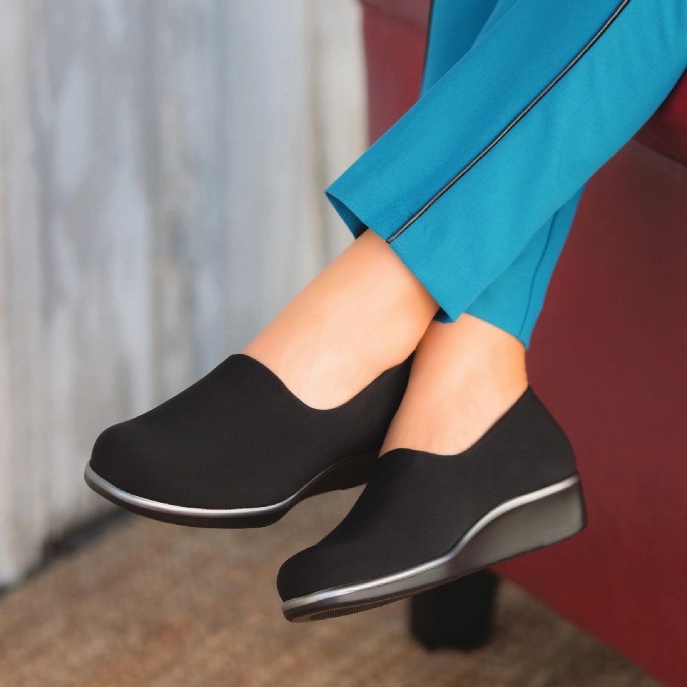 Bliss - Black Taxi Ride Slide Step