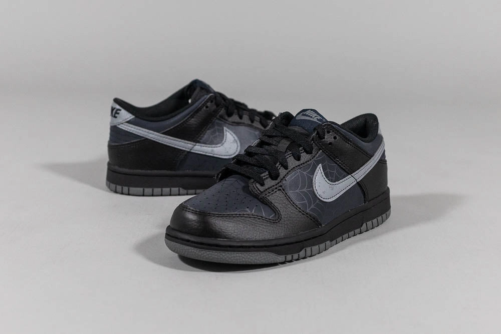 Stone Walk Subtle Edge Nike Dunk Low 'Black Symbiote' (GS)