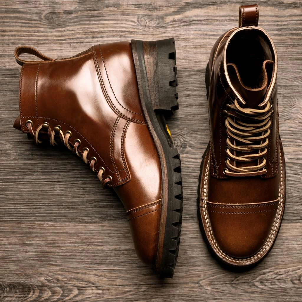 Modern Minimal light texture Challenger | Coffee Shinki Cordovan