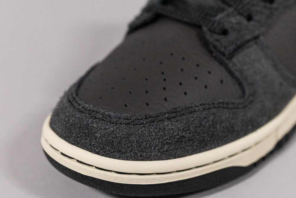 Nike Dunk Low Premium 'Off Noir' Side Support