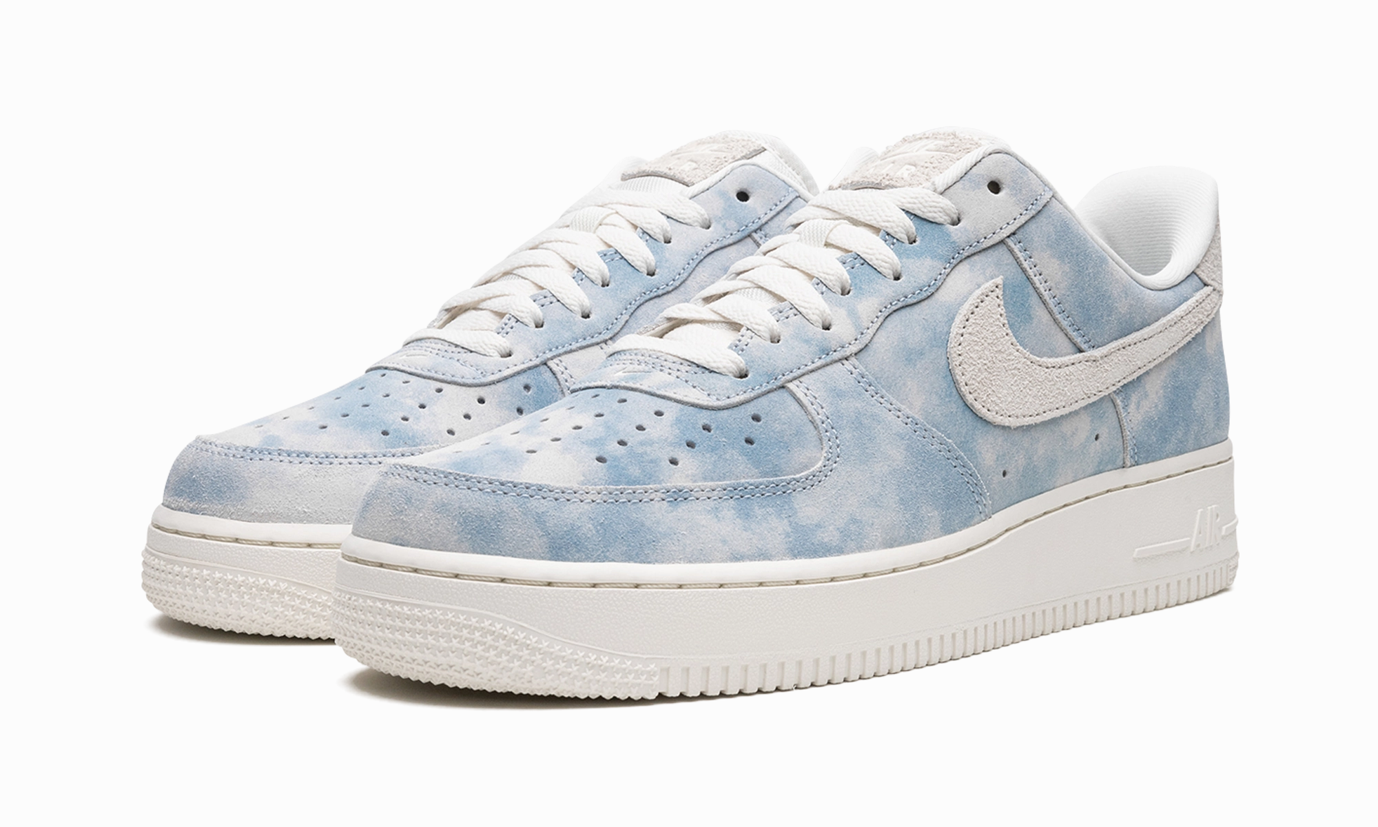 AIR FORCE 1 LO SE MNS WMNS "Clouds" Urban Look