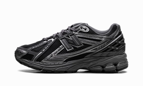 Pronation Correction Tech 1906R "Phantom Dark Grey Metallic Silver"