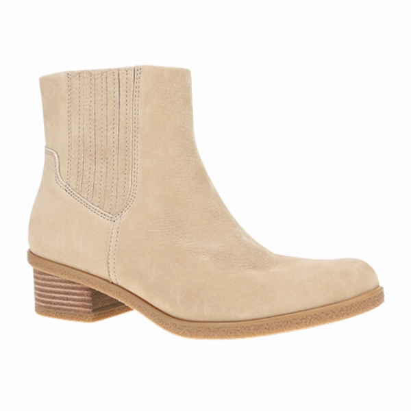 Feather Light Hiking Trails Dansko Women's Daisie Waterproof Sand