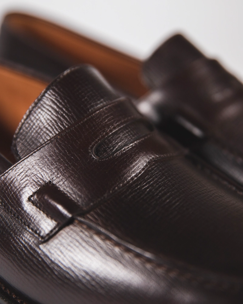 Break Time Weekend Outfit Dark Brown Alcazar Loafer