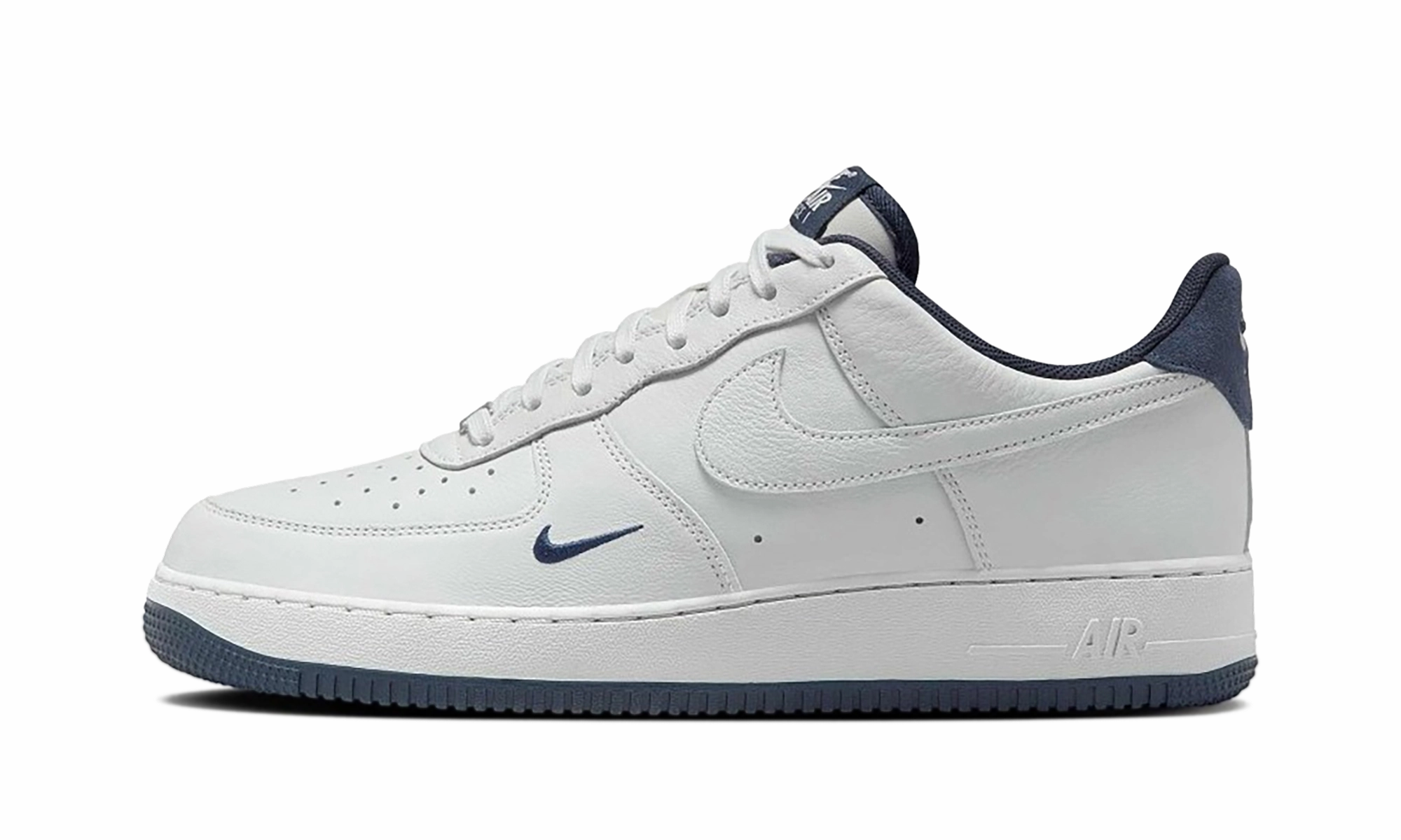 Strong Pace Swing Step Air Force 1 Low '07 LV8 "Photon Dust Obsidian"