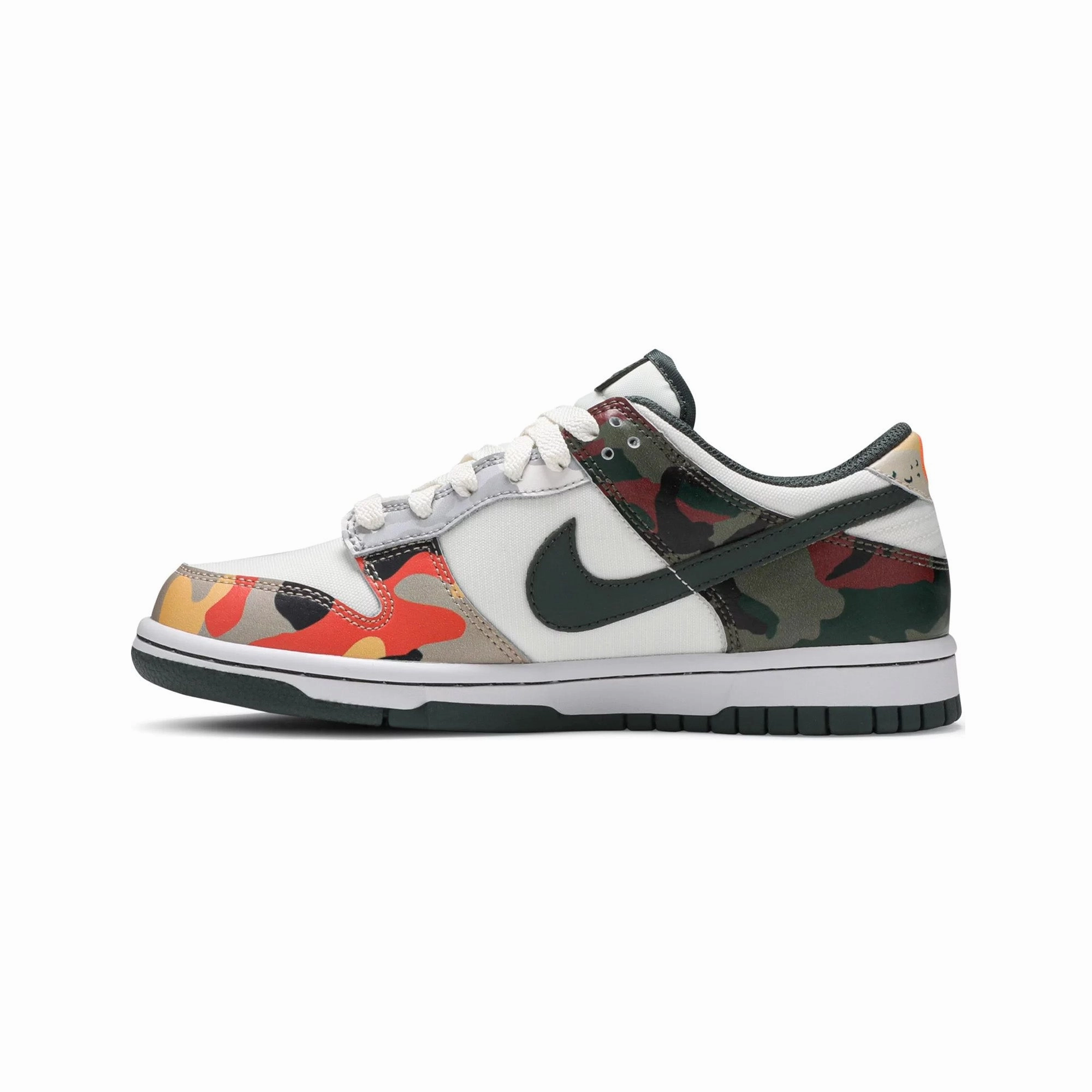 Family Out Laidback Mood Dunk Low SE 'Sail Multi Camo' GS