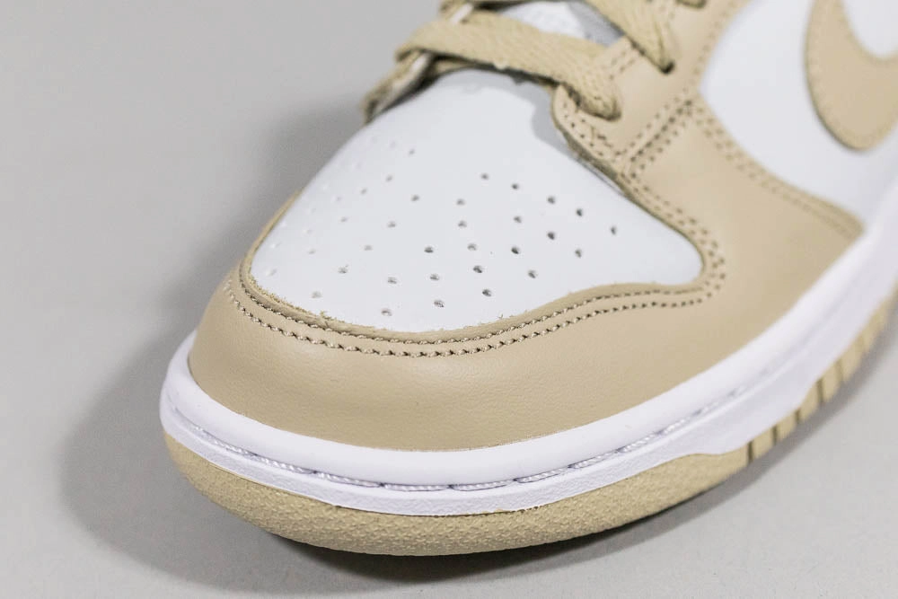Textured Grip Pattern Balanced Motion Nike Dunk Low 'Desert Khaki' (GS)