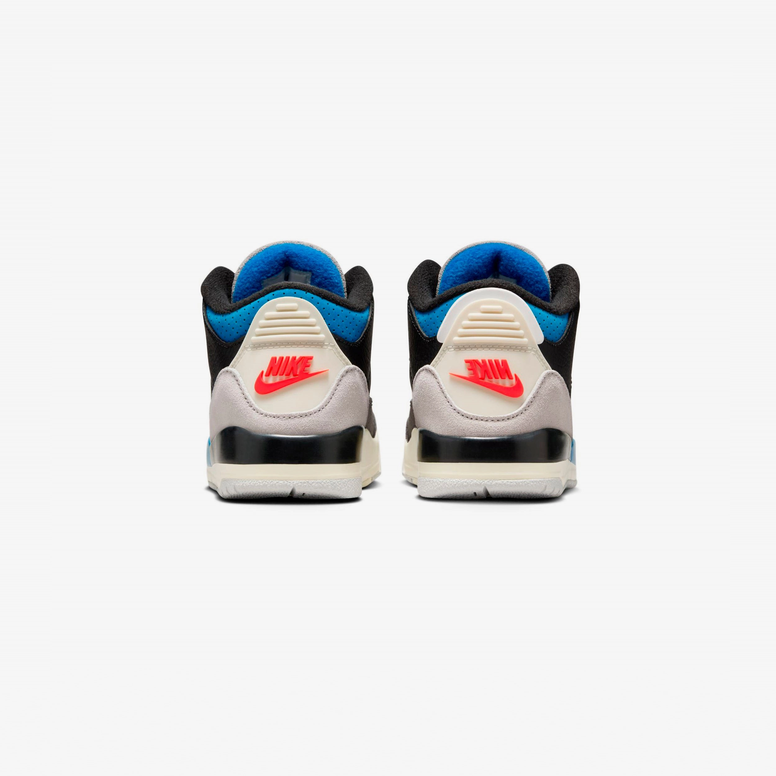 Air Jordan 3 Retro OG (PS) running sneakers