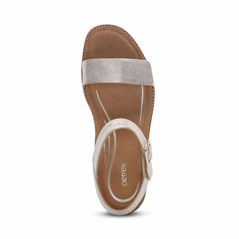 Textured Grip Surface Relaxed Walk Aetrex Women's Mae Champagne