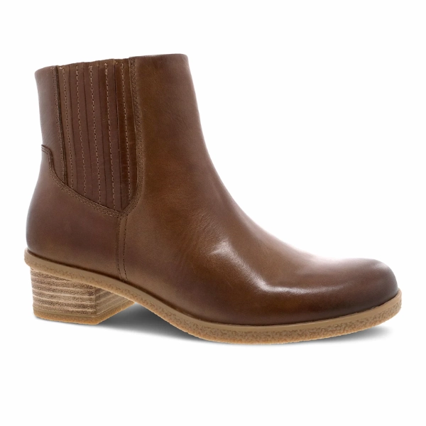 Dansko Women's Daisie Waterproof Tan Feather Light Snow Trekker