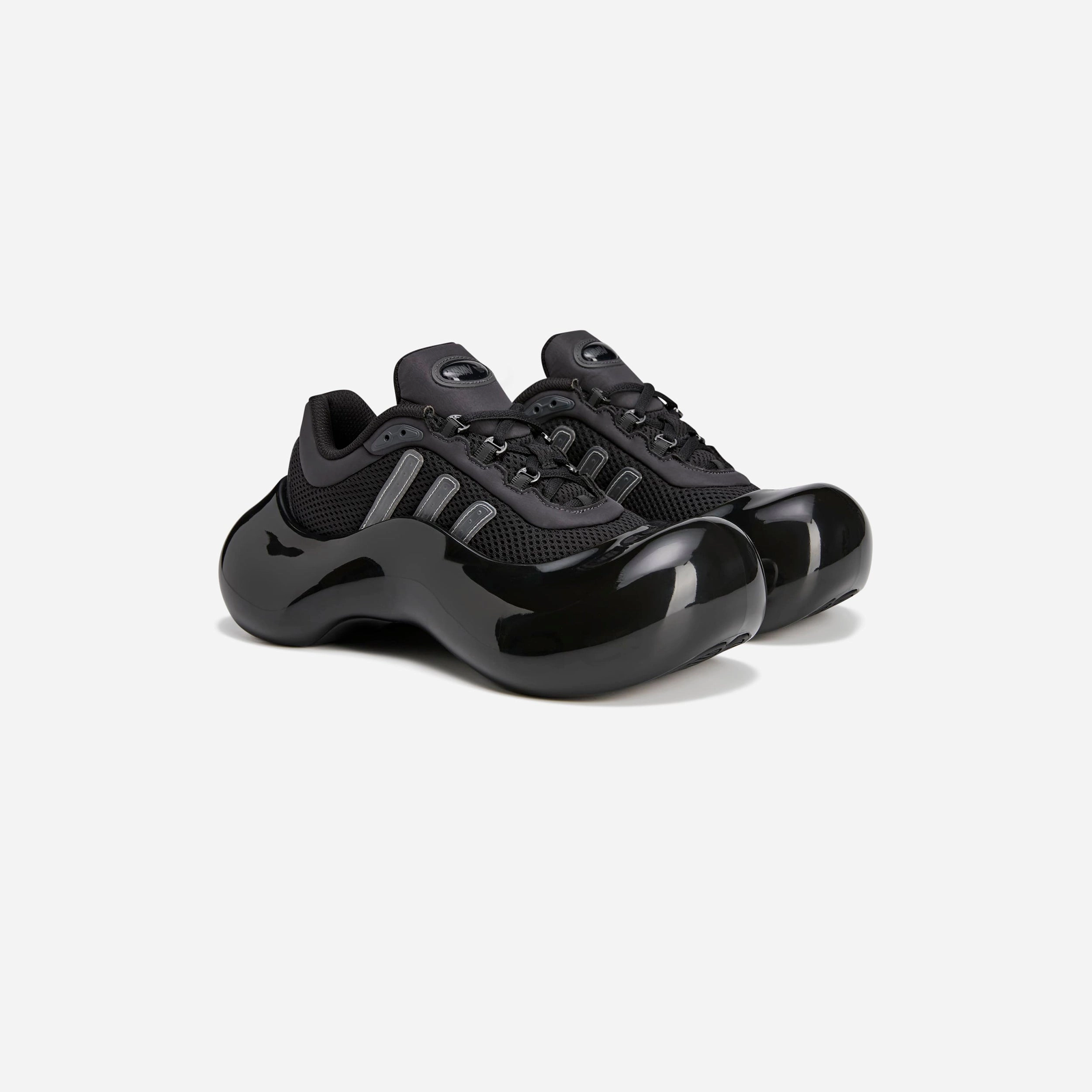 Wmns Megaride Moonrubber x Avavav Durability Sleek Build