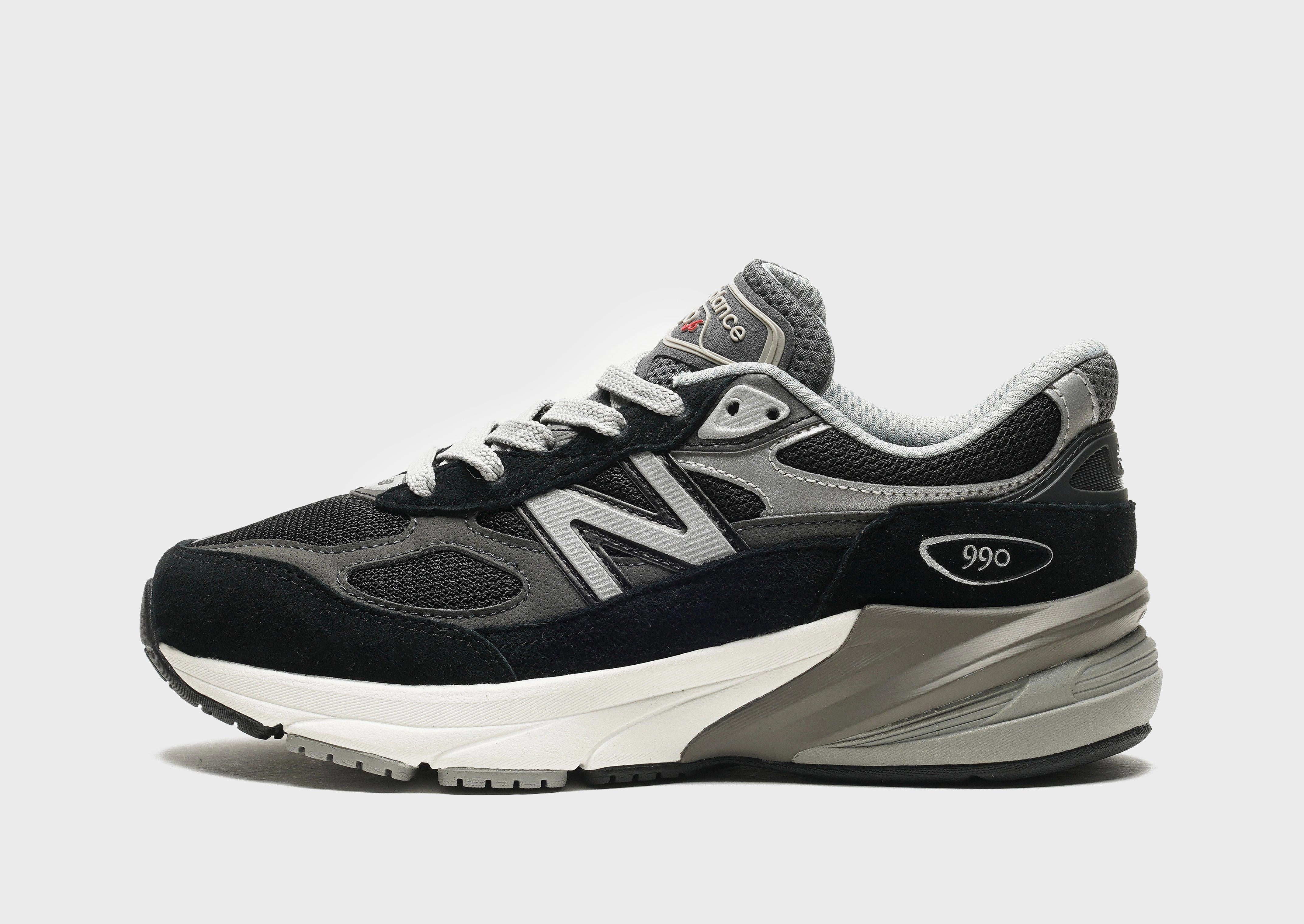 running in a famous bridge area shoes 990 Junior's