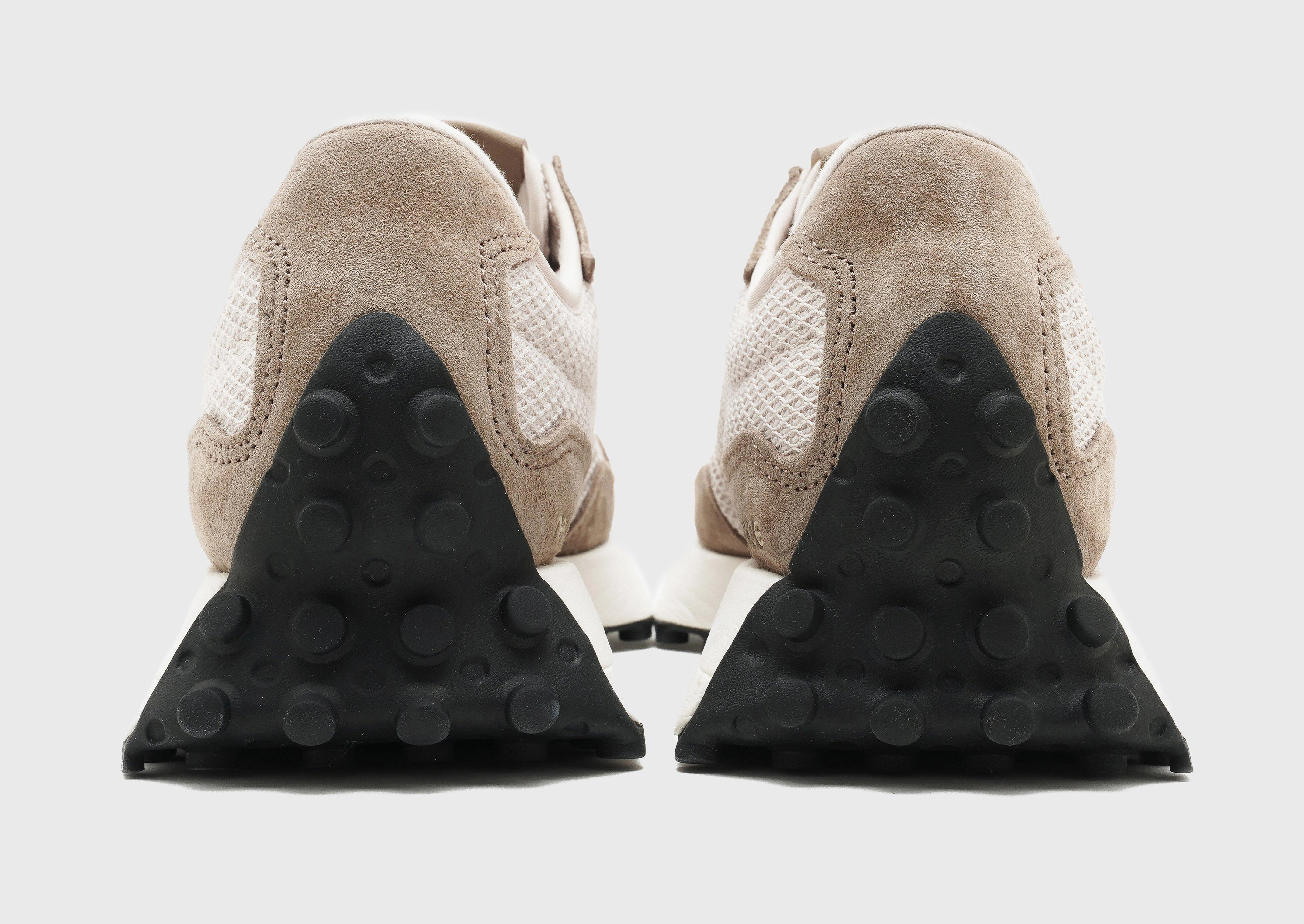 Ventilated Upper short - distance runner shoes 327 Women's