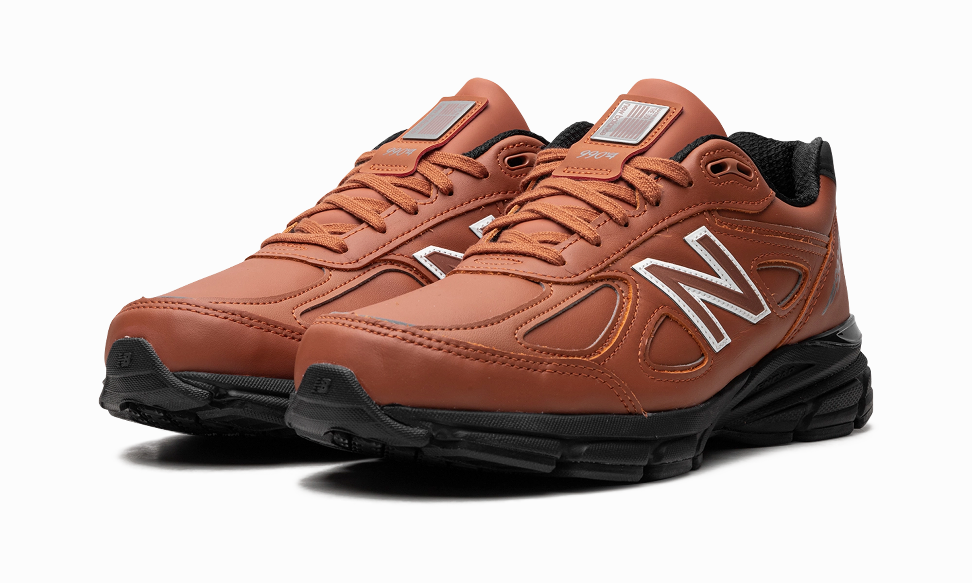 running in a cross - country meet shoes low - performance shoe potential 990V4 MADE IN USA "TEDDY SANTIS - MAHOGANY BLACK"