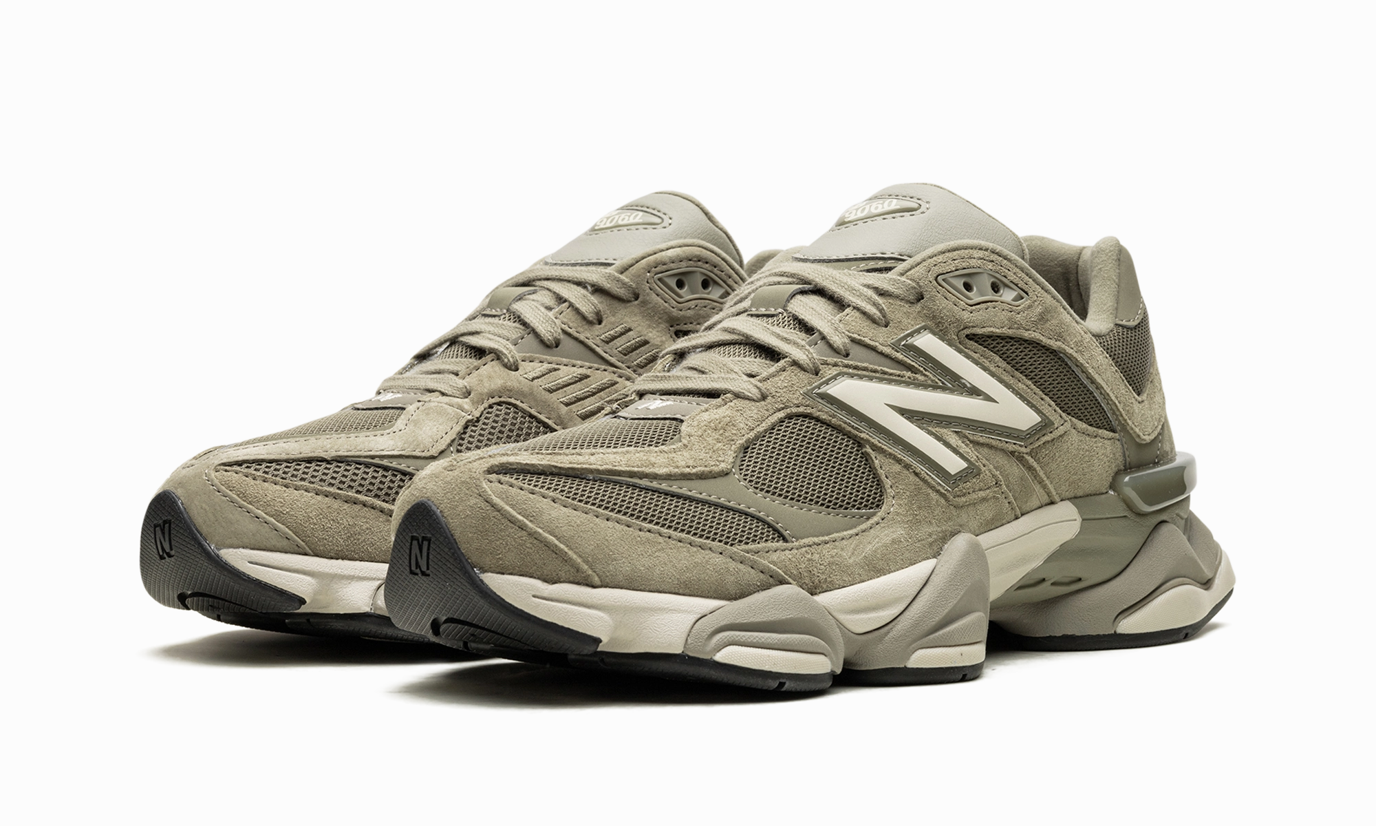 9060 "Covert Green" Fila Disruptor patent leather shoes