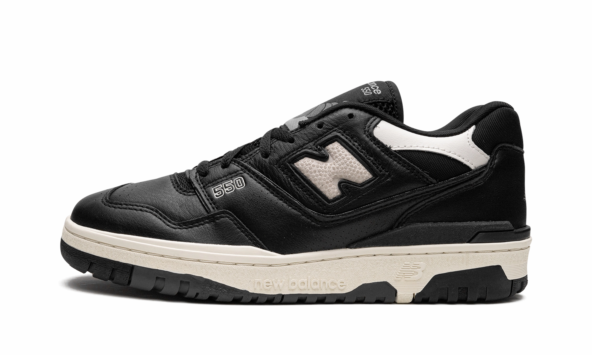 550 "Panda" running in a steppe area shoes