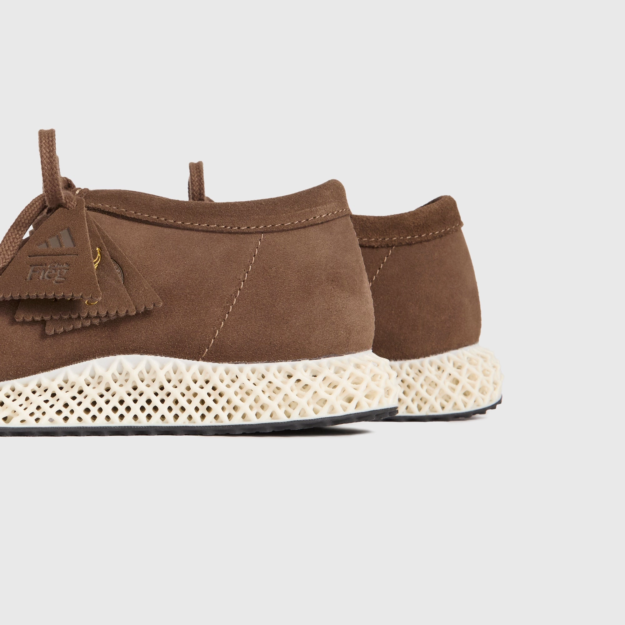 Multi-Function Wear High Quality Leather The 8th St Wallabee by Ronnie Fieg for adidas Originals & Clarks Originals 4D - Dark Grey Suede