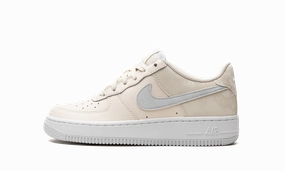 Fog Step AIR FORCE 1 GS "Pale Ivory / Sea Glass / White / Football Grey"