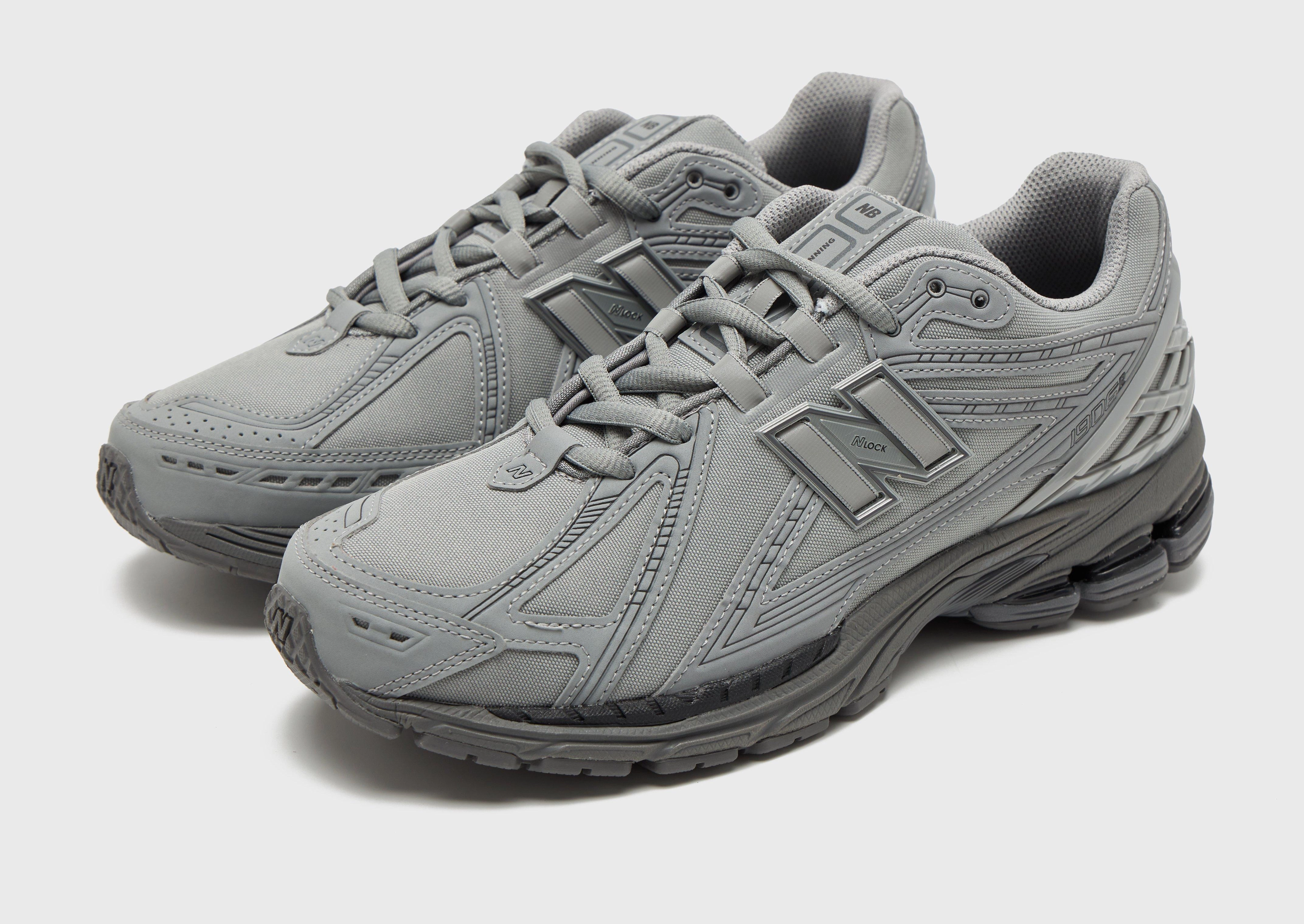 anti - roll shoes 1906