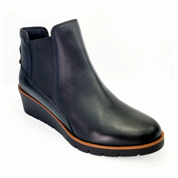 Slip Resistant Rural Traveler Reverse Women's Galway Wedge Bootie Wide Black