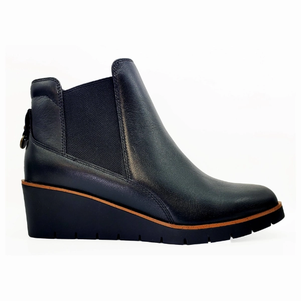 Reverse Women's Galway Wedge Bootie Wide Black Seamless Comfort Daily Walks Tread Control