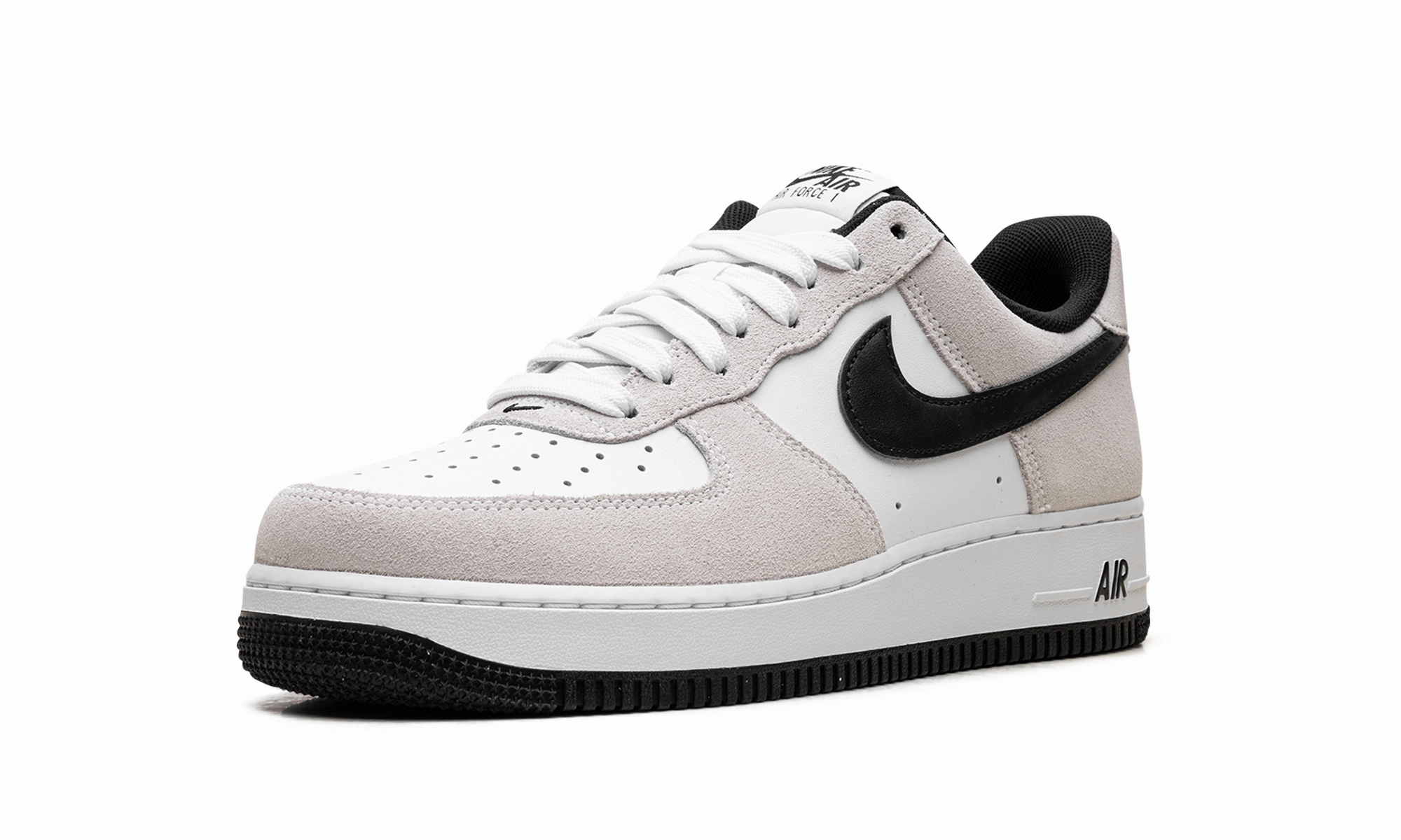 Slow Walks Air Force 1 Low '07 LV8 "White Black"
