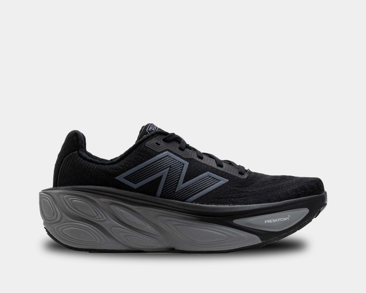 running on flats snug - fit shoes Fresh Foam X More v5